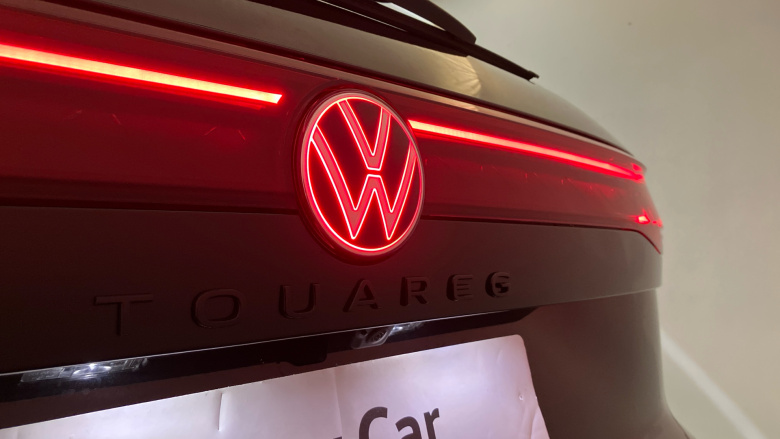 Volkswagen Touareg 3.0 V6 TDI 4Motion 286 Black Edition 5dr Tip Auto Diesel Estate